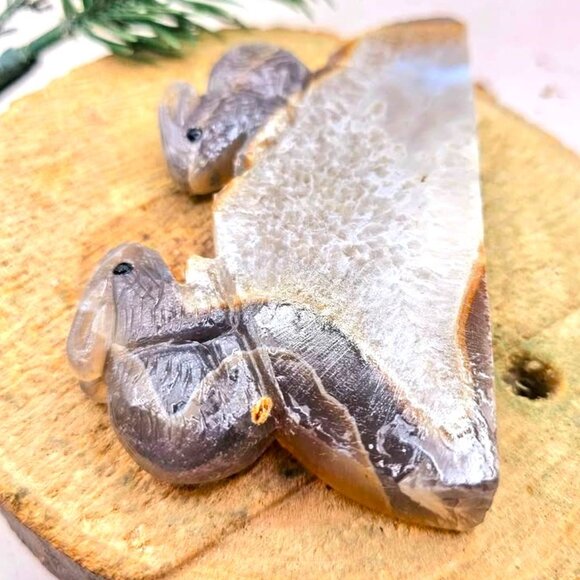 Nature Agate Slice Hand Carved Rabbit Pair On Hill 4.5" Figure - Picture 4 of 10